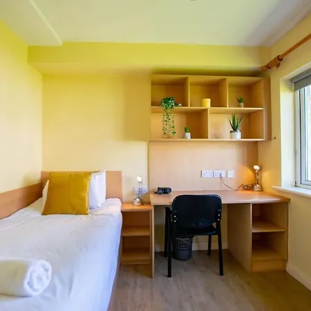 71 - Spacious Townhouse With Parking By Shortstays Semesterbostad Galway