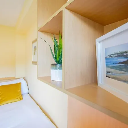 Vakantiehuis 71 - Spacious Townhouse With Parking By Shortstays