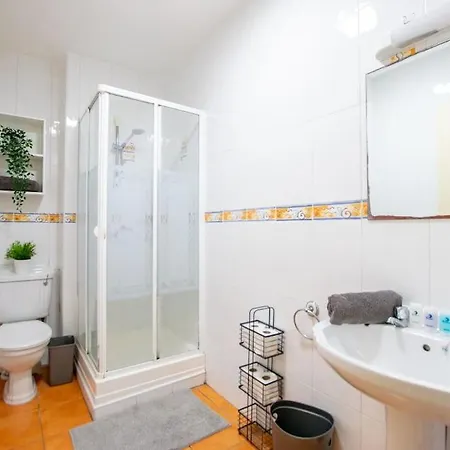 71 - Spacious Townhouse With Parking By Shortstays Vakantiehuis Galway